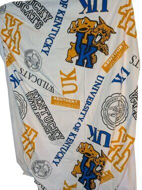 University Of Kentucky Wildcats Twin fitted Sheet 50% Cotton 50% Polyester Made